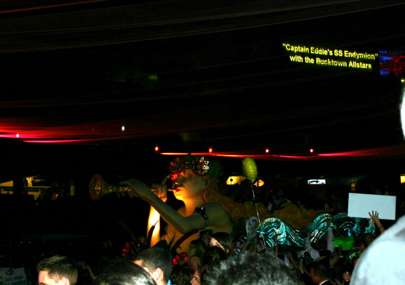 2007/02(February)/02_17_5_Endymion_Extravaganza/800x600_2007-02-17-Extravaganza-19-SS-Endymion-float.JPG