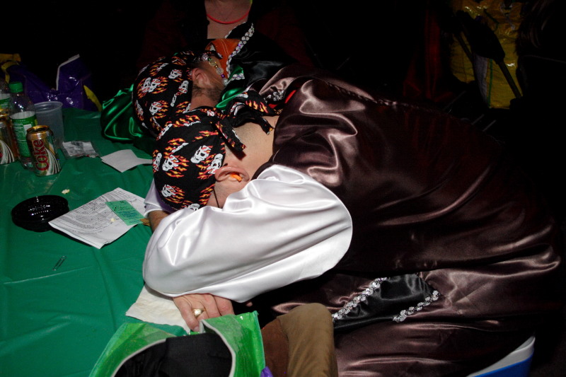 2007-02-17-Extravaganza-71-Ren-Travis-VERY-TIRED.JPG