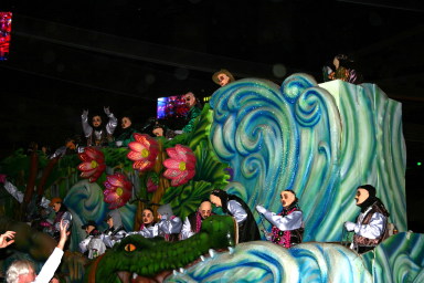 2007-02-17-Extravaganza-21-SS-Endymion-float-Travis-horns-Ren.JPG