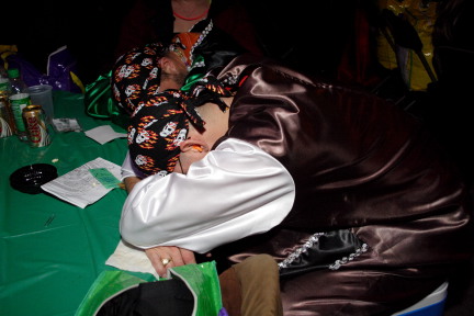 2007-02-17-Extravaganza-71-Ren-Travis-VERY-TIRED.JPG