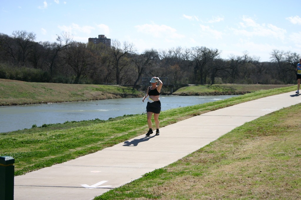 2007/02(February)/CowTown-Marathon/1024x768_2007-02-24-CowTown-marathon-Suzi-Fort-Worth-66.JPG