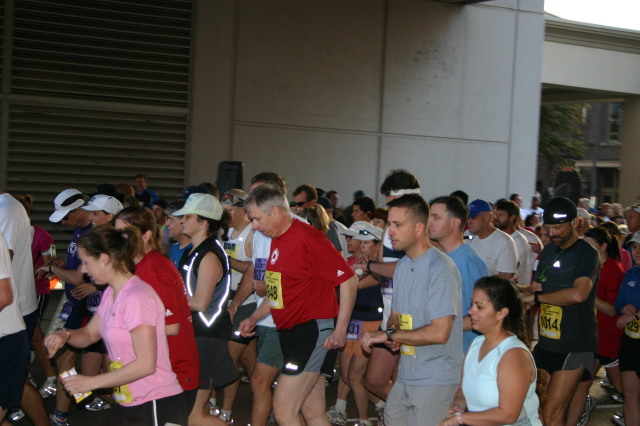 2007/02(February)/CowTown-Marathon/640x480_2007-02-24-CowTown-marathon-Suzi-Fort-Worth-15.JPG