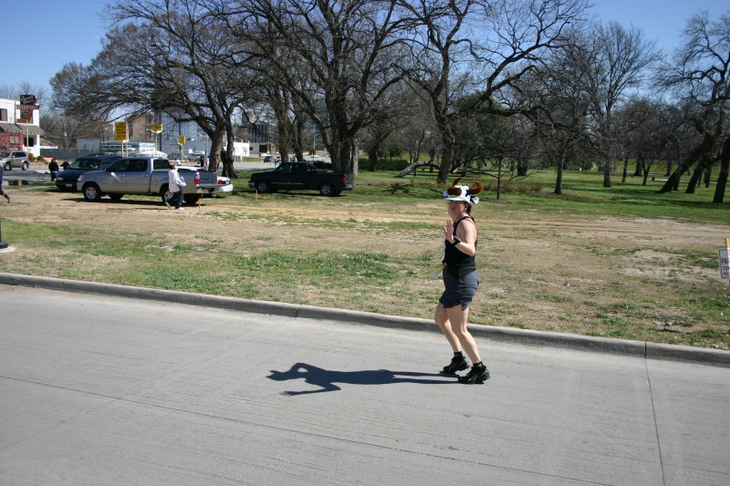 2007/02(February)/CowTown-Marathon/800x600_2007-02-24-CowTown-marathon-Suzi-Fort-Worth-74.JPG