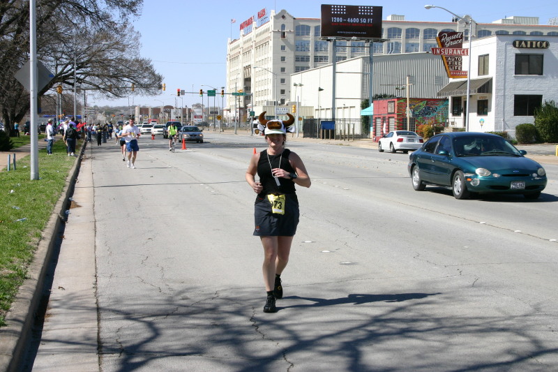 2007/02(February)/CowTown-Marathon/800x600_2007-02-24-CowTown-marathon-Suzi-Fort-Worth-76.JPG