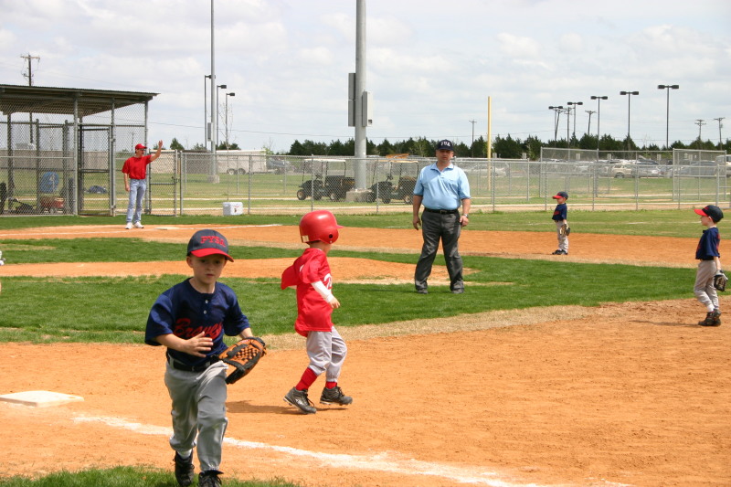 2007/03(March)/03-24-Titans-Tball/800x600_IMG_9332.JPG