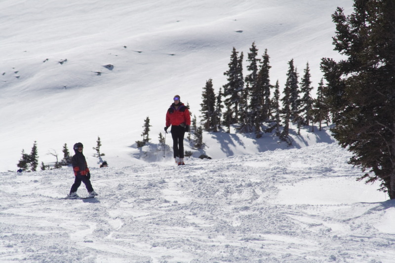 2007/03(March)/03_11_Loveland_Ski_Trip_Day_2/800x600_2007-03-11-Loveland_Ski-Trip-21-Travis.JPG