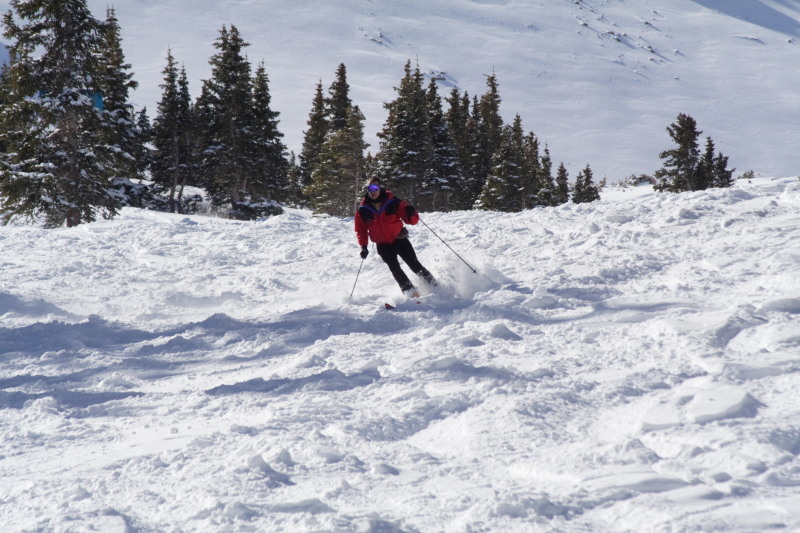 2007/03(March)/03_11_Loveland_Ski_Trip_Day_2/800x600_2007-03-11-Loveland_Ski-Trip-47-Travis.JPG