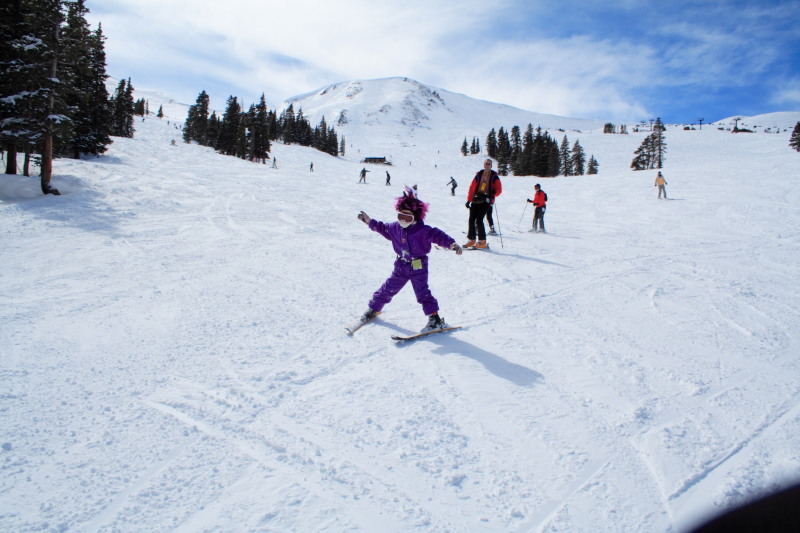 2007/03(March)/03_11_Loveland_Ski_Trip_Day_2/800x600_2007-03-11-Loveland_Ski-Trip-88-Travis-McKenzie.JPG