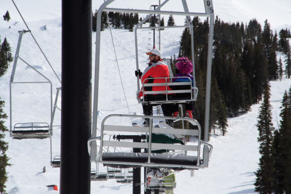 2007-03-13-Loveland-Ski-Trip-113-Ren-Brittney-chairlift.JPG