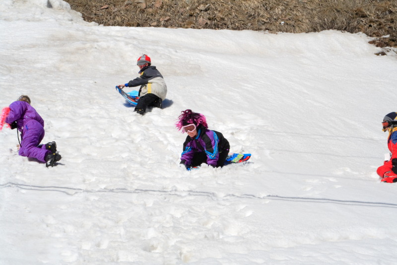 2007-03-13-Loveland-Ski-Trip-041-McKenzie-Chance-Brittney.JPG