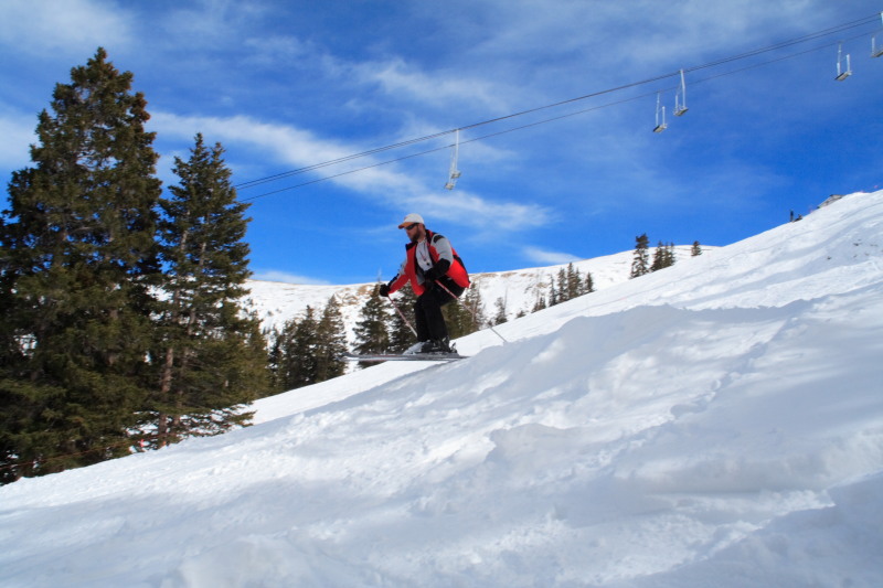 2007-03-13-Loveland-Ski-Trip-104-Ren-air-jump.JPG