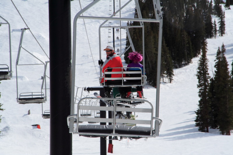 2007-03-13-Loveland-Ski-Trip-112-Ren-Brittney-chairlift.JPG