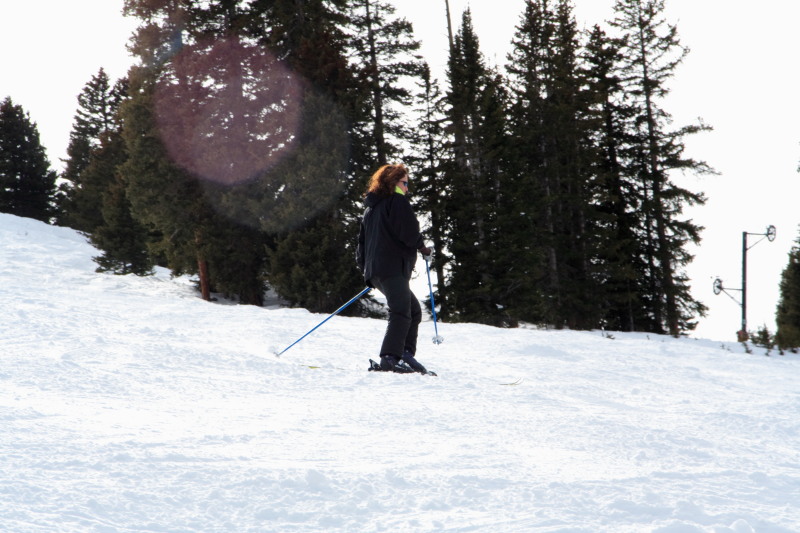 2007/03(March)/03_13_Loveland_Ski_Trip_Day_4/800x600_2007-03-13-Loveland-Ski-Trip-159-Suzi.JPG