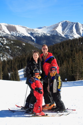 2007-03-13-Loveland-Ski-Trip-006-Suzi-Dax-Travis-Chance.JPG
