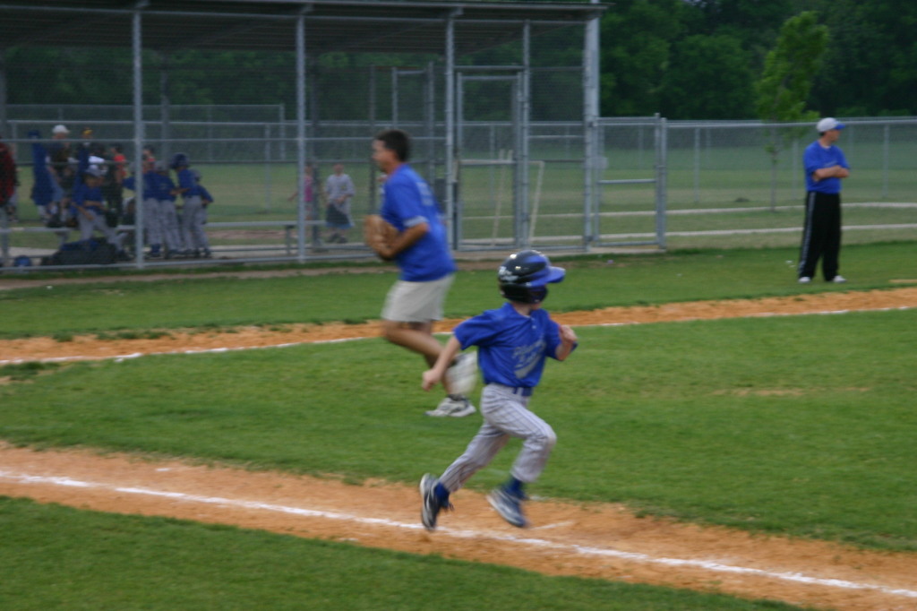 2007/04(April)/Leopards-Baseball-04-23/1024x768_2007-04-23-Leopards-vs-Reds-002-Ryan.JPG