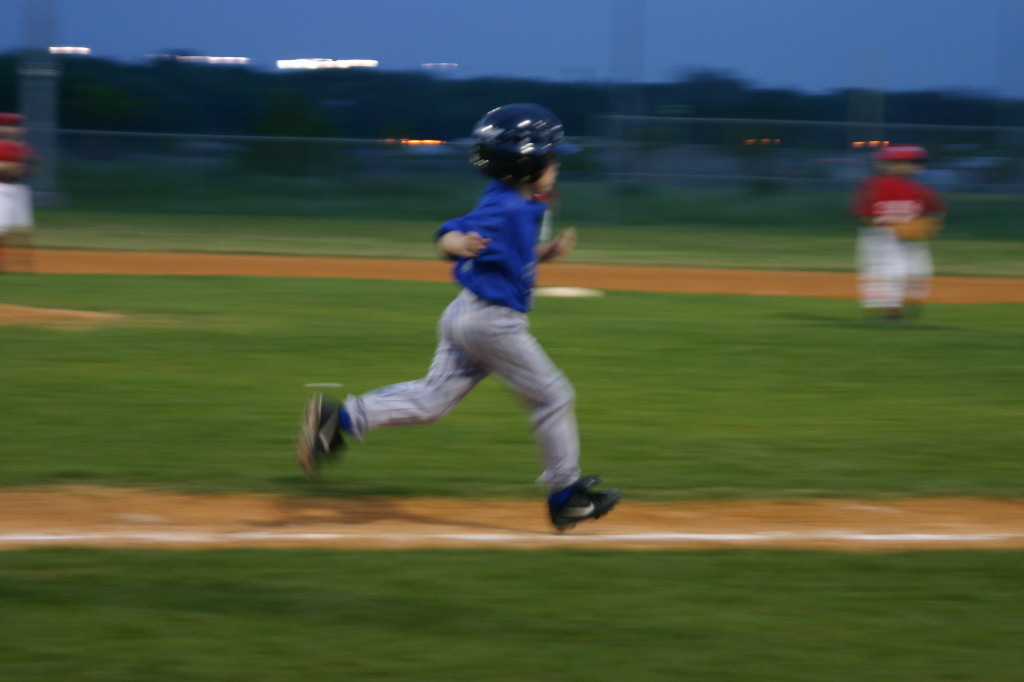 2007/04(April)/Leopards-Baseball-04-23/1024x768_2007-04-23-Leopards-vs-Reds-067-Ethan.JPG