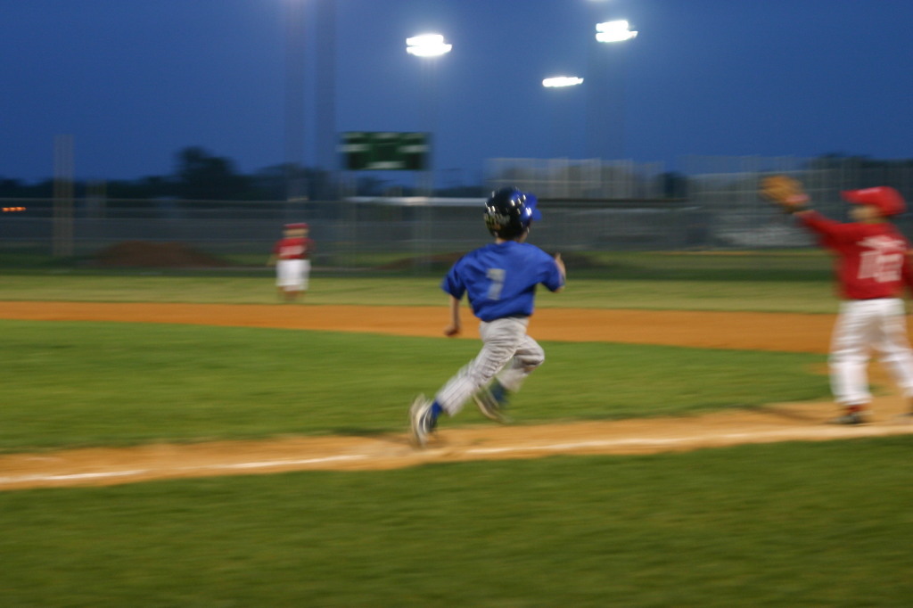 2007/04(April)/Leopards-Baseball-04-23/1024x768_2007-04-23-Leopards-vs-Reds-074-Ryan.JPG