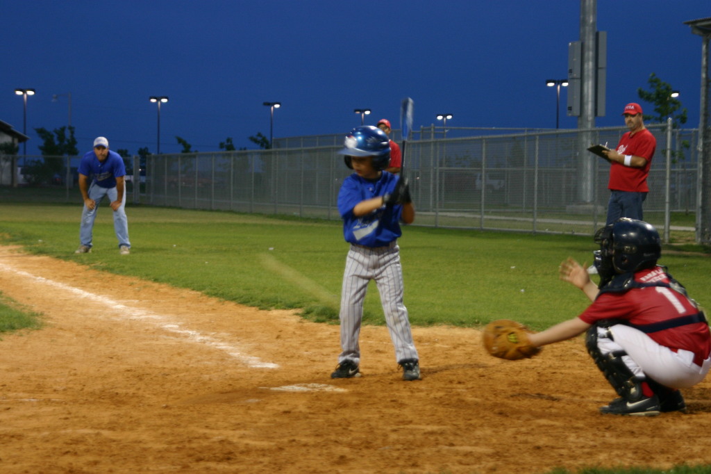 2007/04(April)/Leopards-Baseball-04-23/1024x768_2007-04-23-Leopards-vs-Reds-089-Hunter.JPG