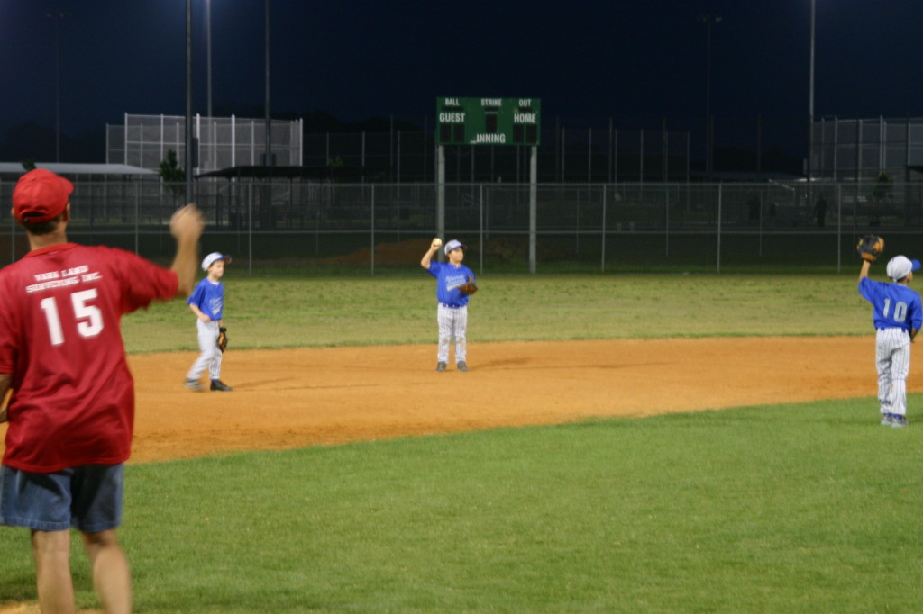 2007/04(April)/Leopards-Baseball-04-23/1024x768_2007-04-23-Leopards-vs-Reds-102-Stephen-Chance.JPG