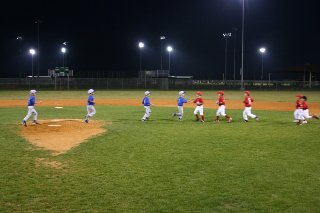 2007/04(April)/Leopards-Baseball-04-23/1024x768_2007-04-23-Leopards-vs-Reds-104-Good-Game.JPG