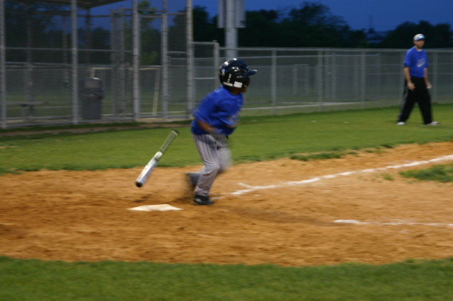 2007/04(April)/Leopards-Baseball-04-23/640x480_2007-04-23-Leopards-vs-Reds-077-Evan.JPG