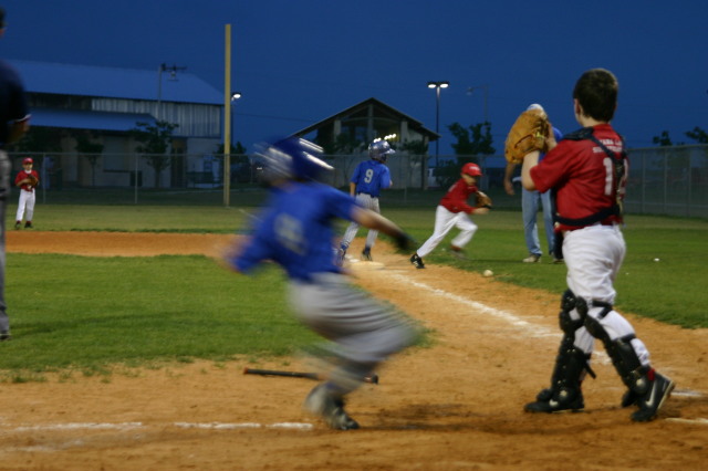 2007/04(April)/Leopards-Baseball-04-23/640x480_2007-04-23-Leopards-vs-Reds-085-Clayton.JPG