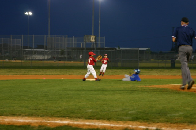 2007/04(April)/Leopards-Baseball-04-23/640x480_2007-04-23-Leopards-vs-Reds-096-Hunter.JPG