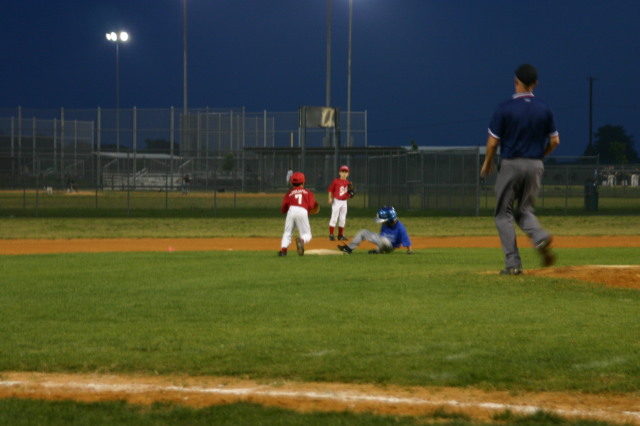2007/04(April)/Leopards-Baseball-04-23/640x480_2007-04-23-Leopards-vs-Reds-097-Hunter.JPG