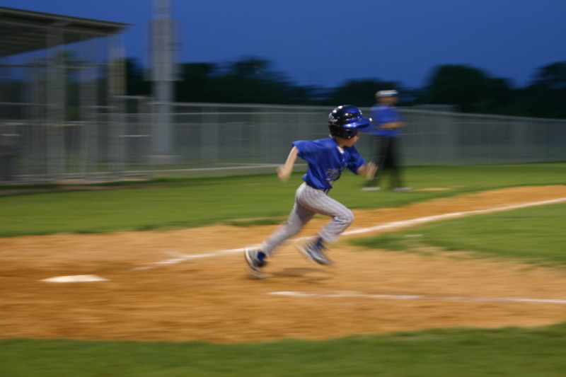 2007/04(April)/Leopards-Baseball-04-23/800x600_2007-04-23-Leopards-vs-Reds-072-Ryan.JPG