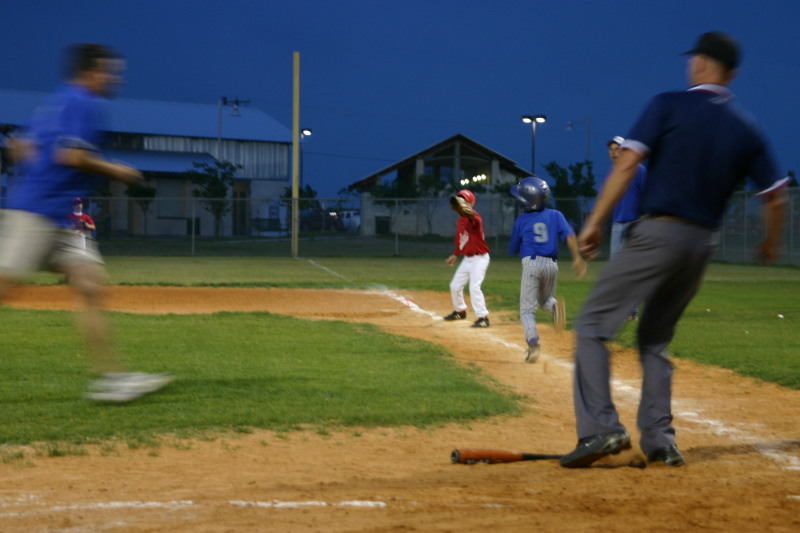 2007/04(April)/Leopards-Baseball-04-23/800x600_2007-04-23-Leopards-vs-Reds-084-Clayton.JPG