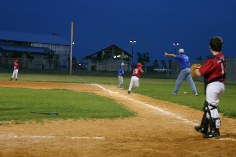 2007/04(April)/Leopards-Baseball-04-23/800x600_2007-04-23-Leopards-vs-Reds-095-Hunter.JPG
