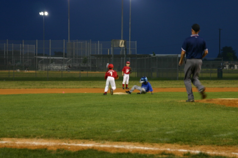 2007/04(April)/Leopards-Baseball-04-23/800x600_2007-04-23-Leopards-vs-Reds-097-Hunter.JPG