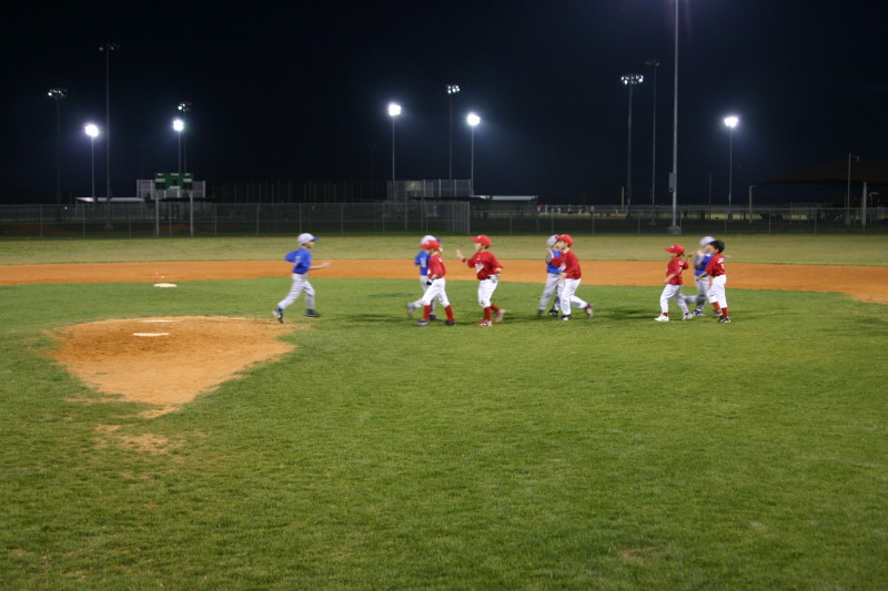 2007/04(April)/Leopards-Baseball-04-23/800x600_2007-04-23-Leopards-vs-Reds-105-Good-Game.JPG