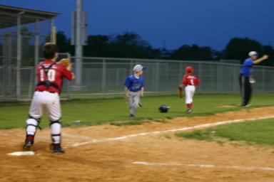 2007-04-23-Leopards-vs-Reds-081-Ryan-runs-home.JPG