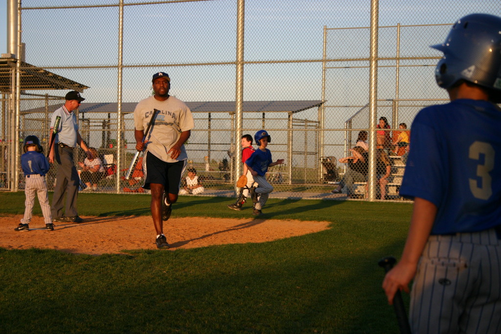 2007/04(April)/Leopards-Baseball-04-26/1024x768_2007-04-26-Leopards-vs-Reds-069-Chance-Ethan.JPG