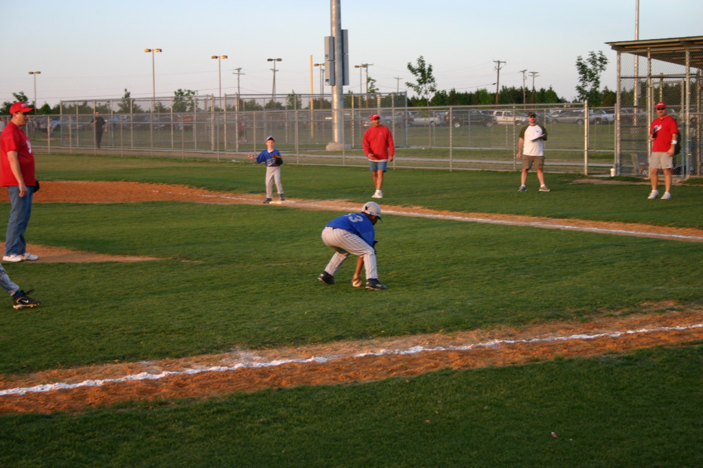 2007/04(April)/Leopards-Baseball-04-26/1024x768_2007-04-26-Leopards-vs-Reds-072-Evan-Ryan.JPG