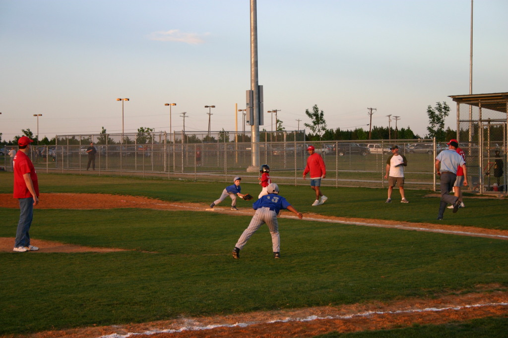 2007/04(April)/Leopards-Baseball-04-26/1024x768_2007-04-26-Leopards-vs-Reds-074-Evan-Ryan.JPG