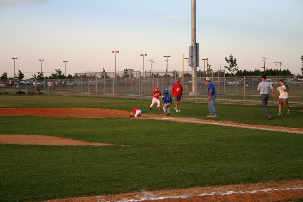 2007/04(April)/Leopards-Baseball-04-26/1024x768_2007-04-26-Leopards-vs-Reds-077-Byron.JPG