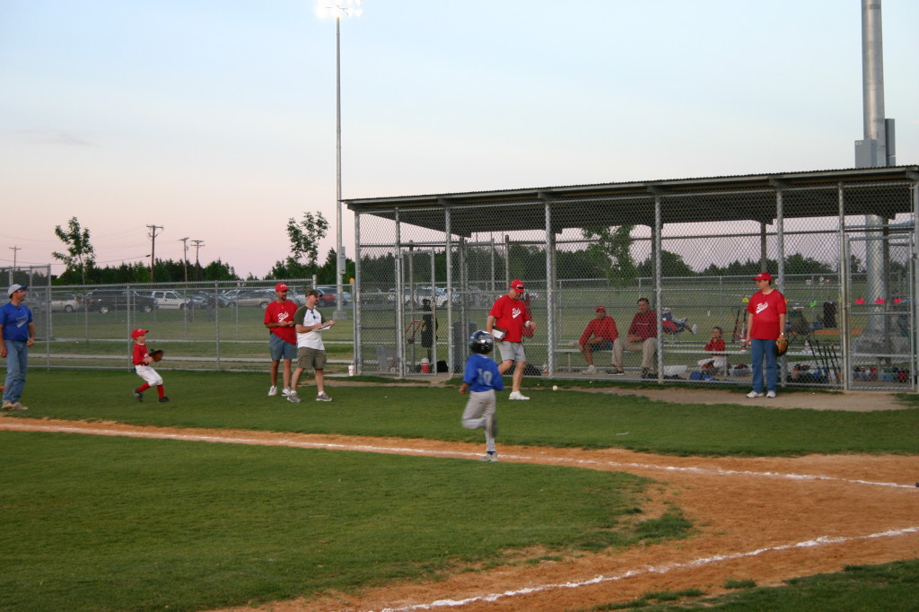 2007/04(April)/Leopards-Baseball-04-26/1024x768_2007-04-26-Leopards-vs-Reds-101-Seth-foul.JPG