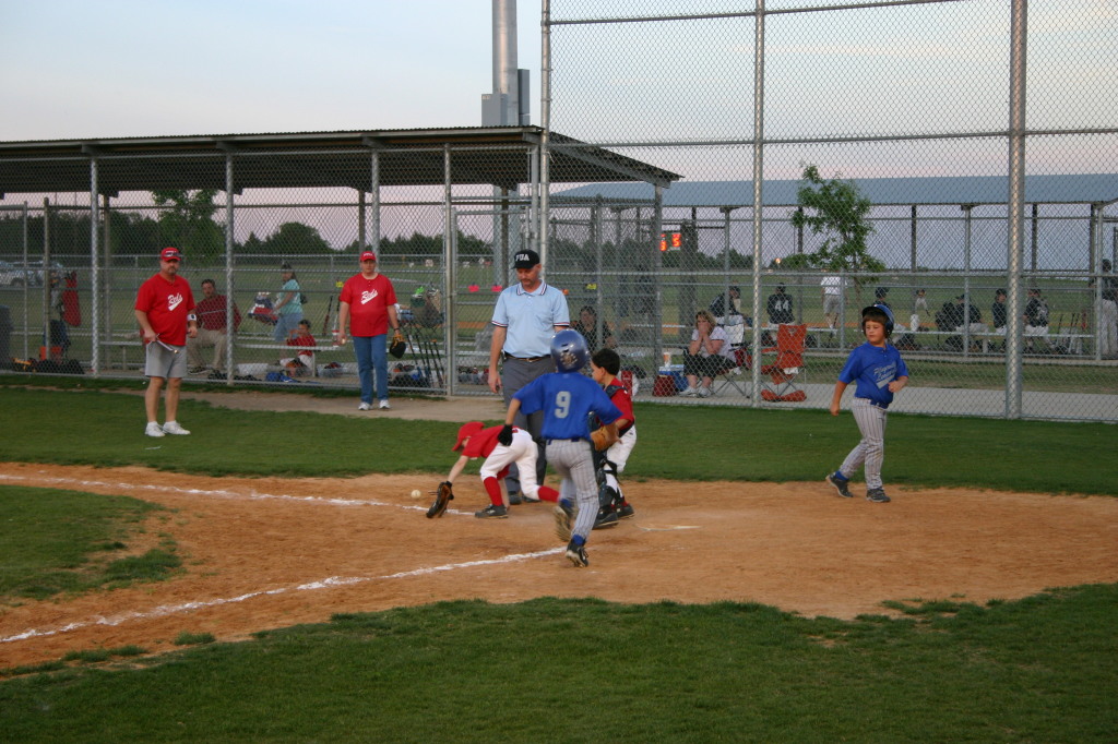 2007/04(April)/Leopards-Baseball-04-26/1024x768_2007-04-26-Leopards-vs-Reds-106-Clayton.JPG