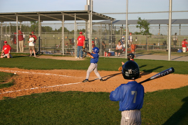 2007/04(April)/Leopards-Baseball-04-26/640x480_2007-04-26-Leopards-vs-Reds-008-Evan.JPG