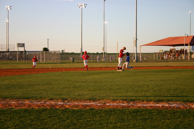 2007/04(April)/Leopards-Baseball-04-26/640x480_2007-04-26-Leopards-vs-Reds-050-Seth.JPG