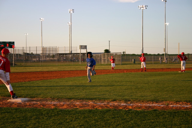 2007/04(April)/Leopards-Baseball-04-26/640x480_2007-04-26-Leopards-vs-Reds-052-Seth.JPG