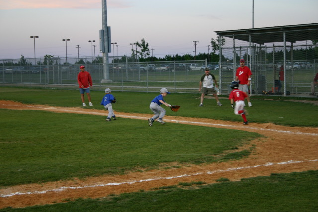 2007/04(April)/Leopards-Baseball-04-26/640x480_2007-04-26-Leopards-vs-Reds-108-Ryan-Hunter.JPG