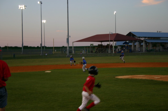 2007/04(April)/Leopards-Baseball-04-26/640x480_2007-04-26-Leopards-vs-Reds-109.JPG