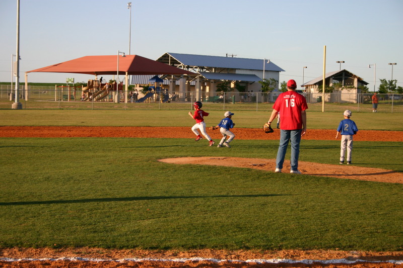 2007/04(April)/Leopards-Baseball-04-26/800x600_2007-04-26-Leopards-vs-Reds-002-Seth-Hunter.JPG