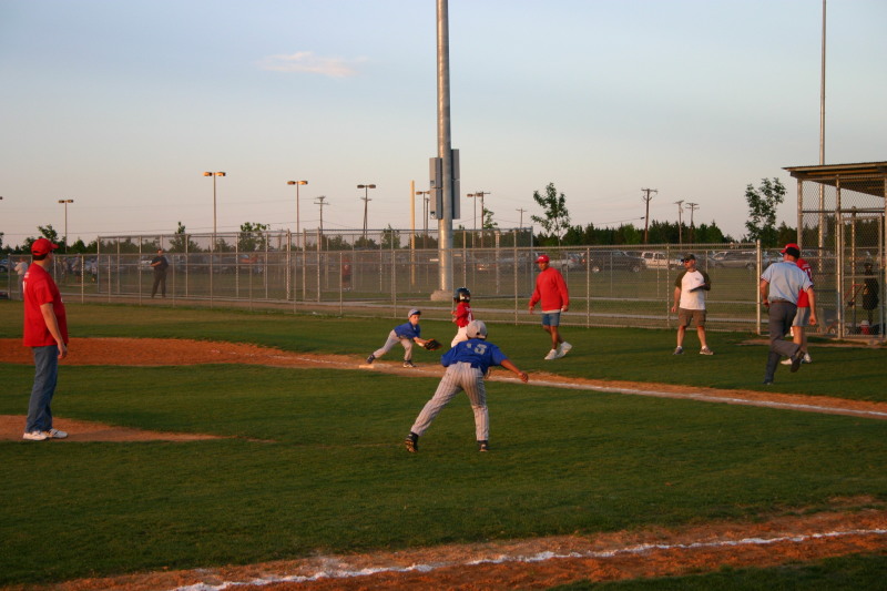 2007/04(April)/Leopards-Baseball-04-26/800x600_2007-04-26-Leopards-vs-Reds-074-Evan-Ryan.JPG
