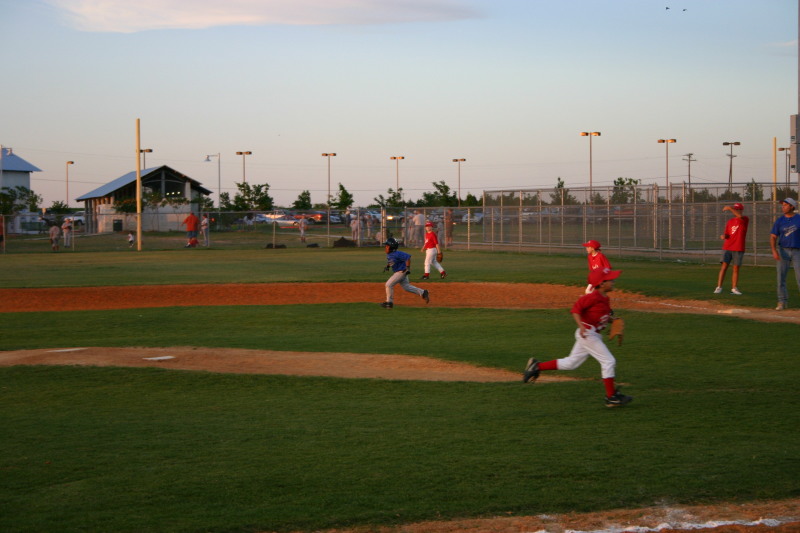 2007/04(April)/Leopards-Baseball-04-26/800x600_2007-04-26-Leopards-vs-Reds-085-Evan.JPG