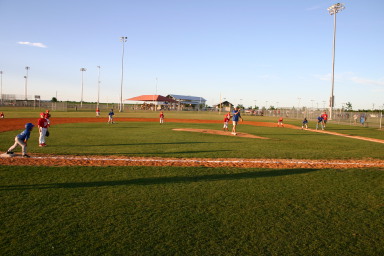2007-04-26-Leopards-vs-Reds-012-bases-loaded.JPG