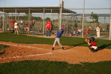 2007-04-26-Leopards-vs-Reds-023-Clayton-bats.JPG